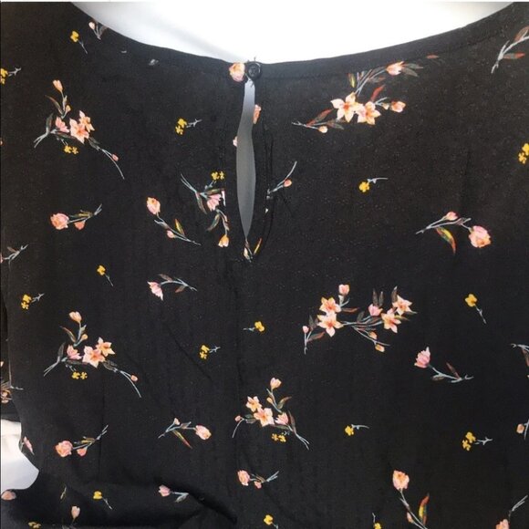 Buffalo xxLarge Women’s Black Floral  Tie Front Top - Picture 9 of 13